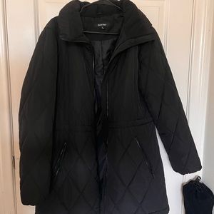 Black winter coat. Size L.